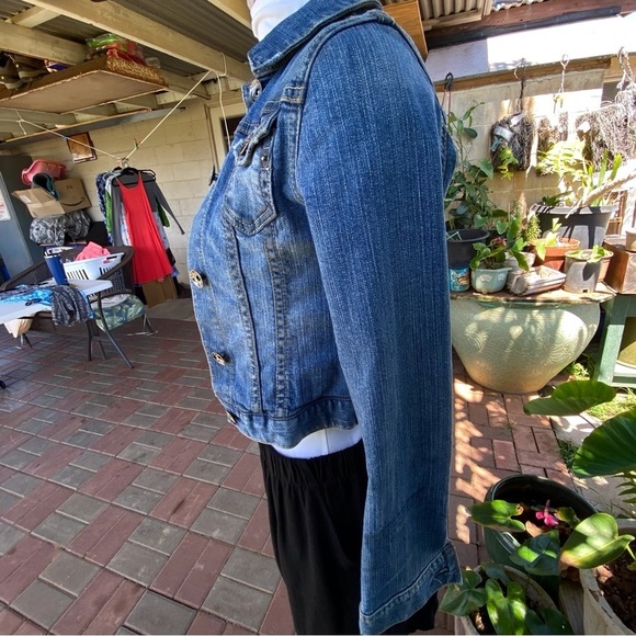 Zara super cute denim jean jacket. - Picture 4 of 8
